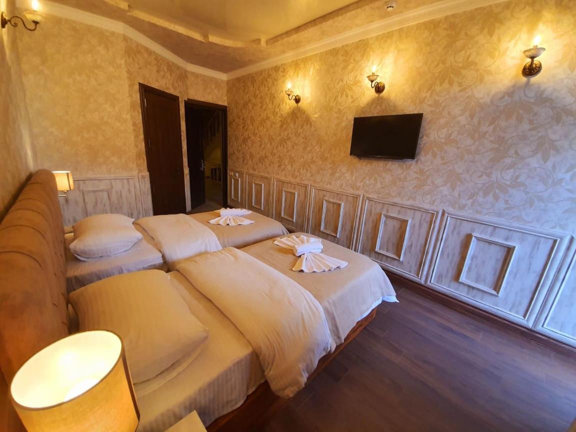 Melini Boutique Hotel Batumi Bagian luar foto