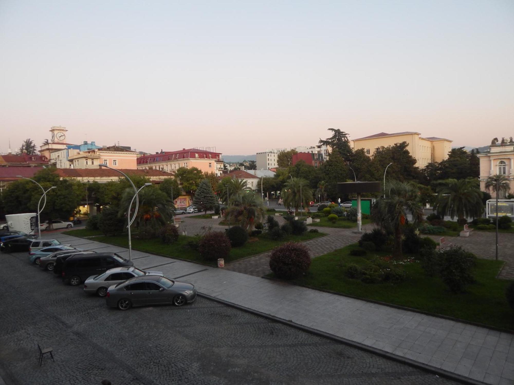 Melini Boutique Hotel Batumi Bagian luar foto