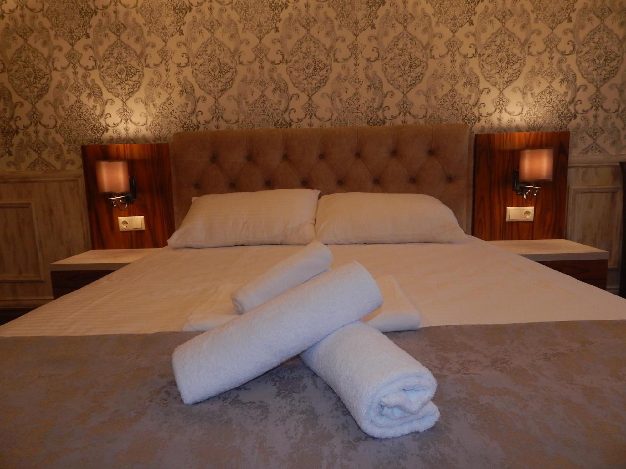 Melini Boutique Hotel Batumi Bagian luar foto