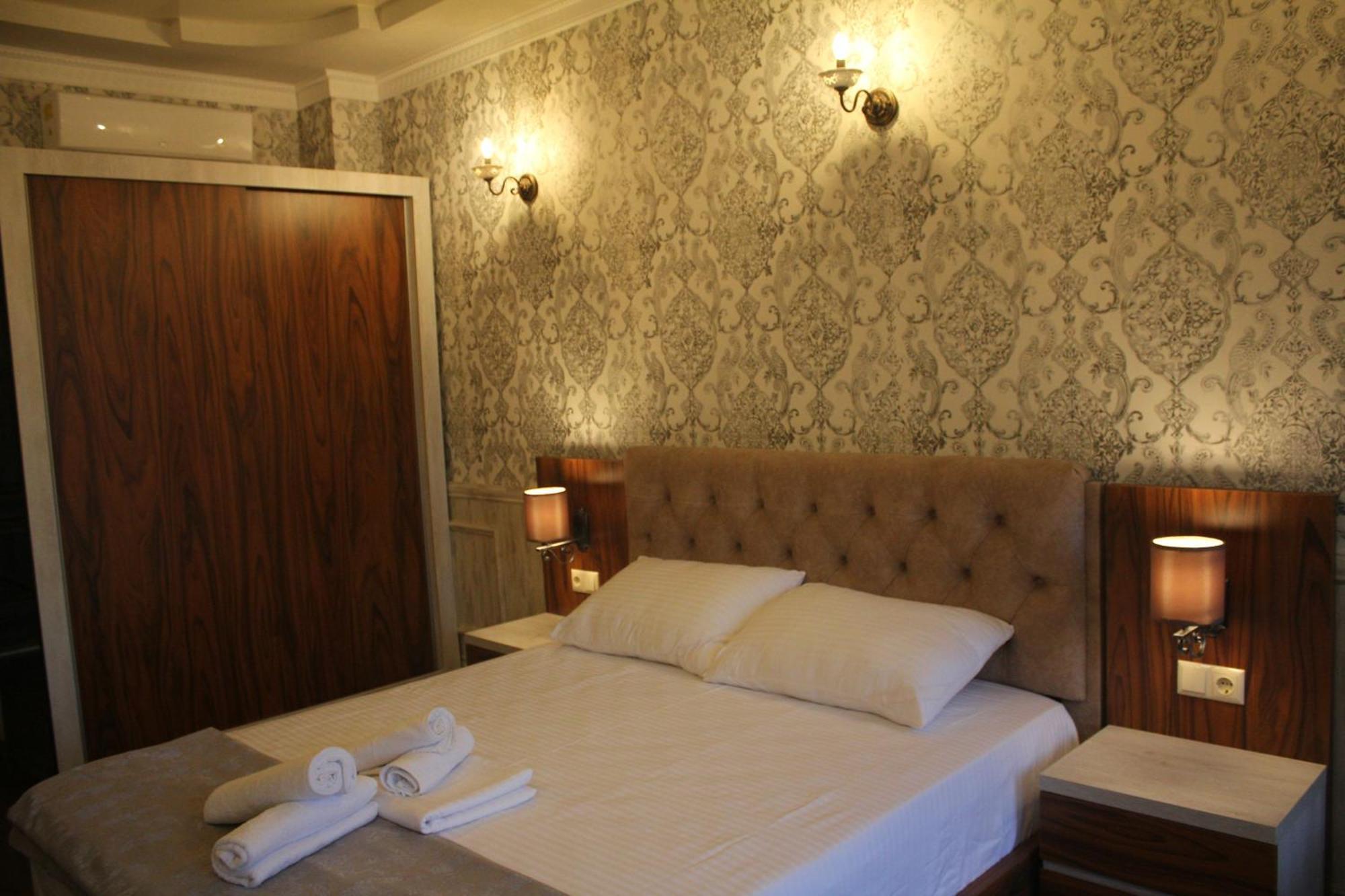 Melini Boutique Hotel Batumi Bagian luar foto