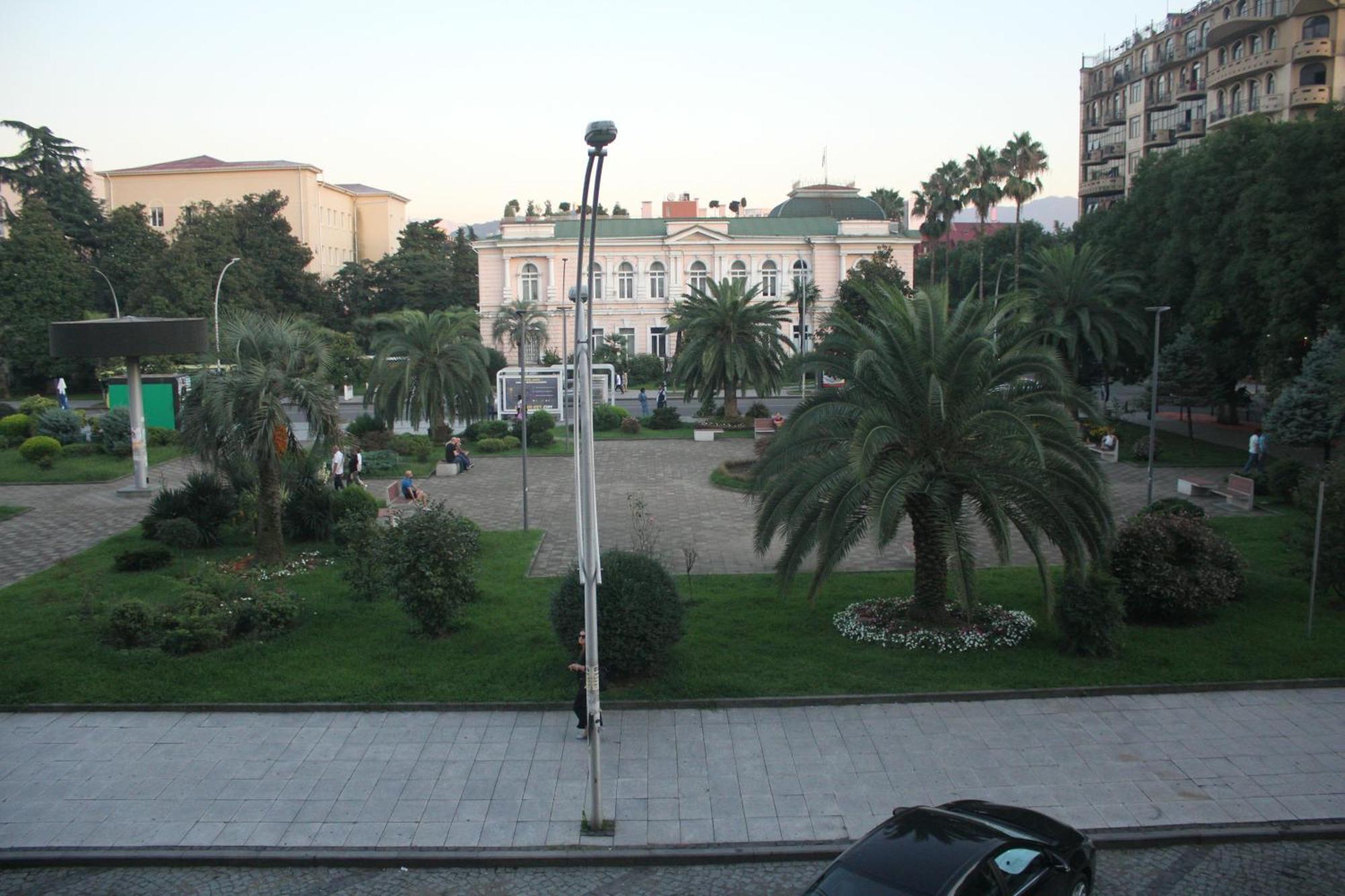 Melini Boutique Hotel Batumi Bagian luar foto