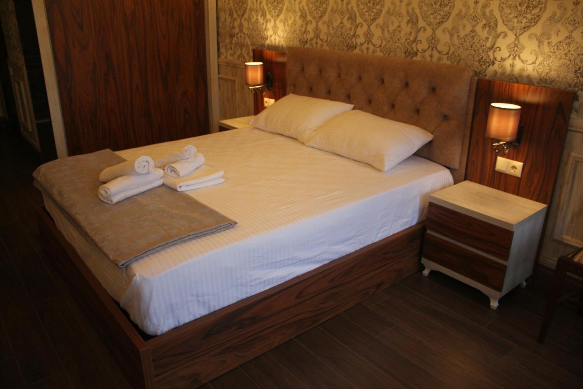 Melini Boutique Hotel Batumi Bagian luar foto