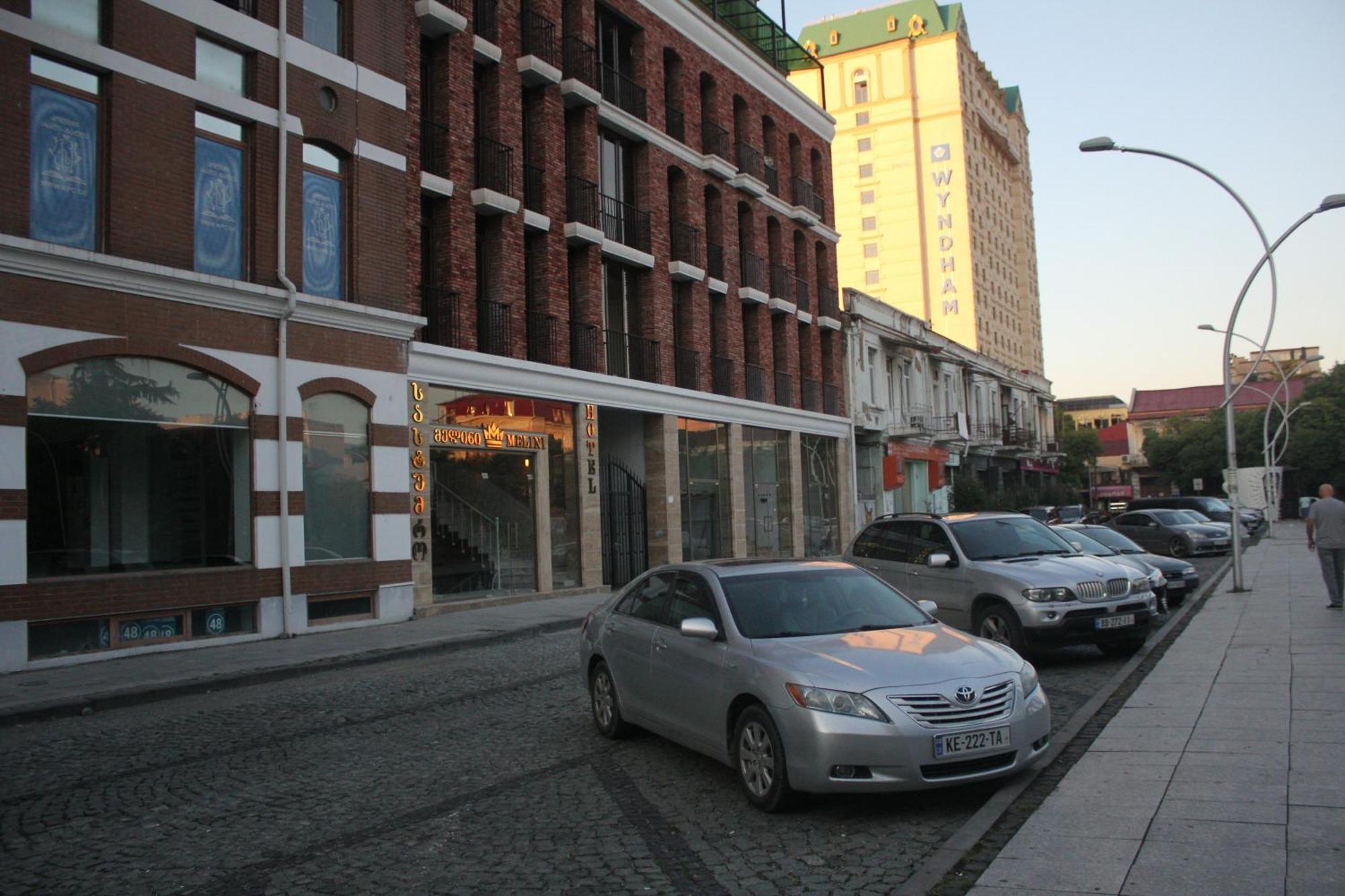 Melini Boutique Hotel Batumi Bagian luar foto
