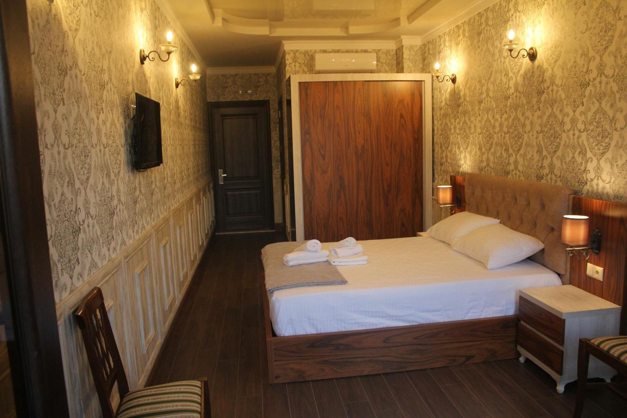Melini Boutique Hotel Batumi Bagian luar foto