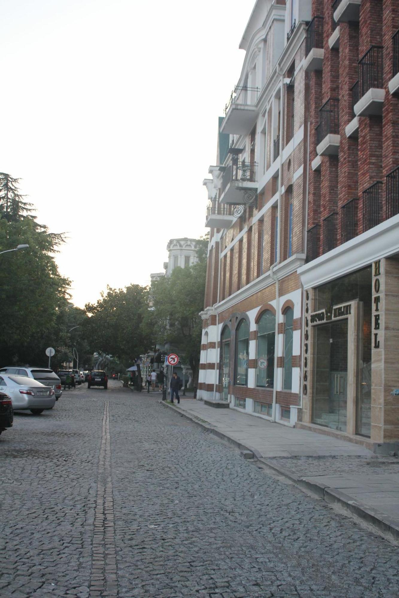 Melini Boutique Hotel Batumi Bagian luar foto