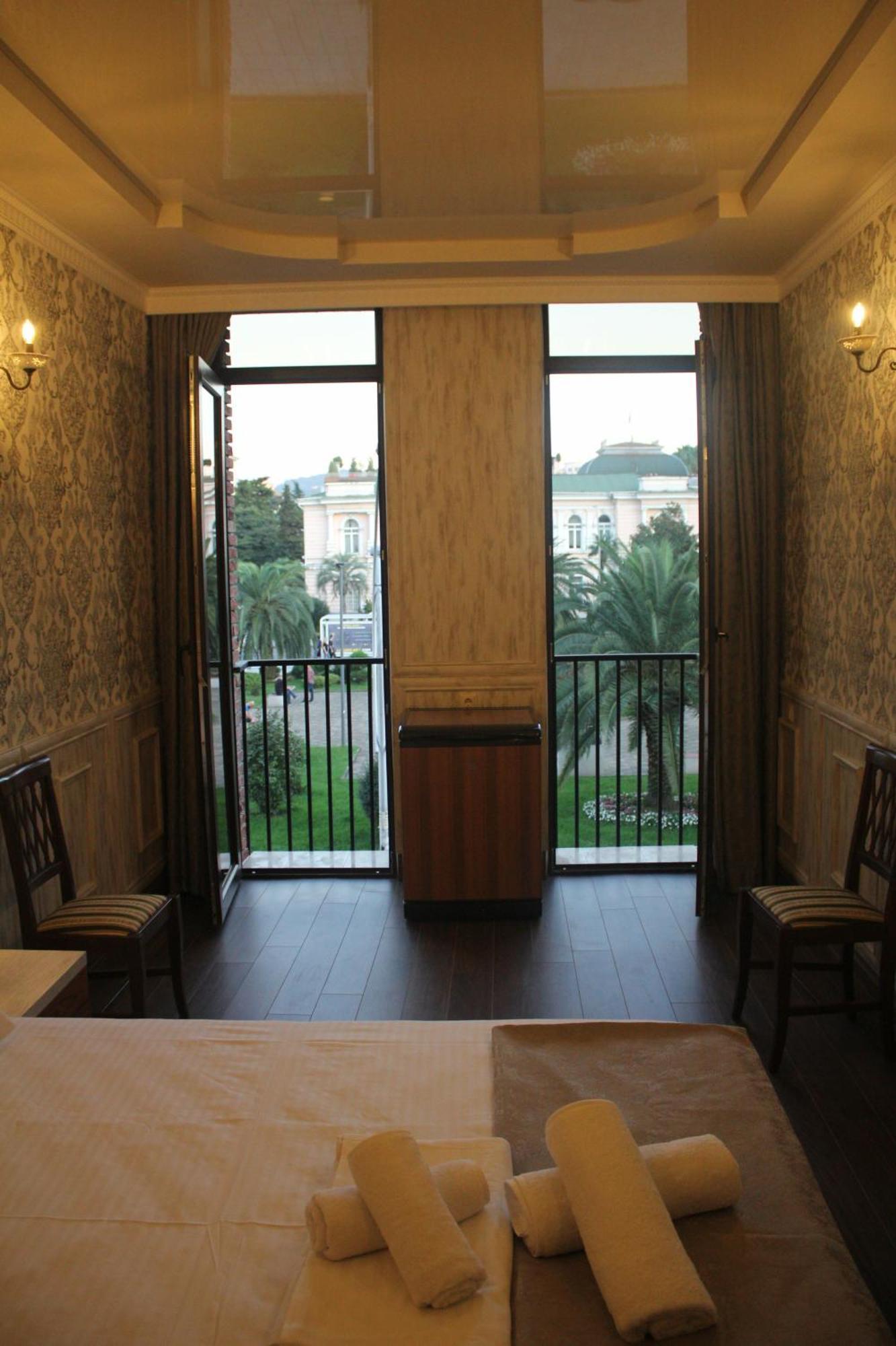 Melini Boutique Hotel Batumi Bagian luar foto