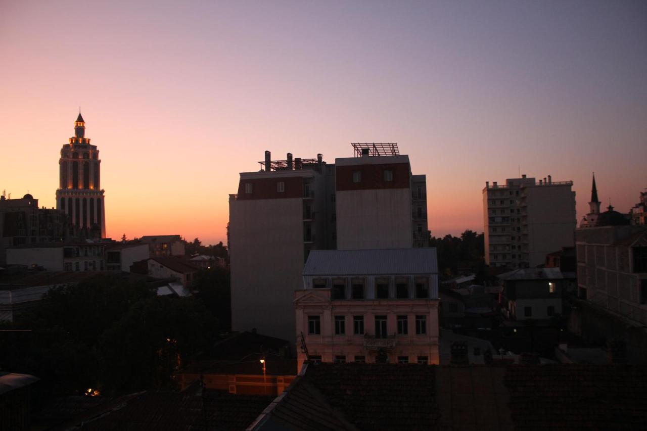 Melini Boutique Hotel Batumi Bagian luar foto