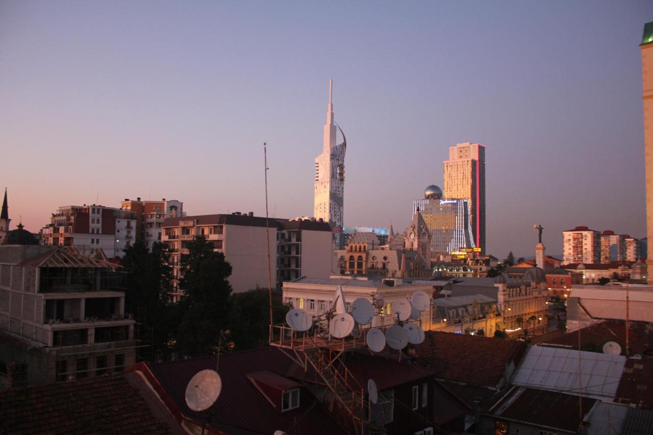 Melini Boutique Hotel Batumi Bagian luar foto